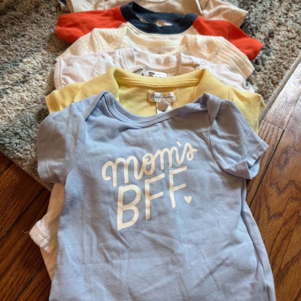 Onesie lot 6-9 months -look at pictures **
